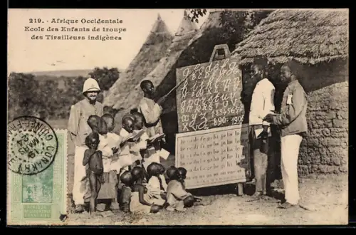 AK Afrique Occidentale, École des Enfants de troupe des Tirailleurs indigènes, Schule der Kinder der Schützentruppe