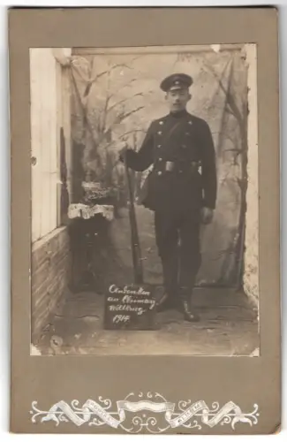 Fotografie unbekannter Fotograf und Ort, Soldat Karl Beckhäuser in Uniform mit Magazintasche und Gewehr, 1914