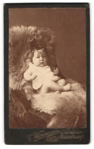 Fotografie C. Wichmann, Kiel, Porträt eines Babys