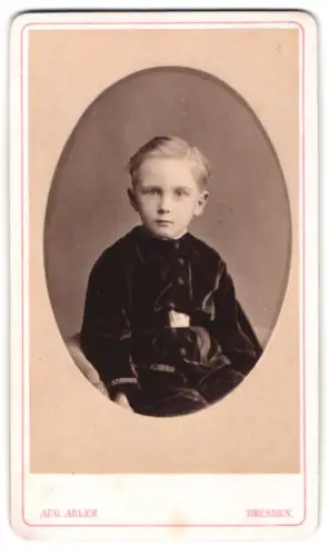Fotografie Aug. Adler, Dresden, Victoria-Strasse 21, Porträt eines Jungen