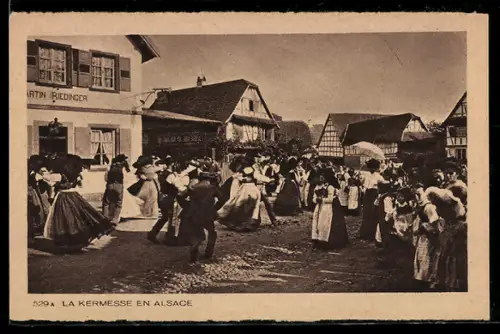 AK La Kermesse en Alsace, Paare beim Volkstanz