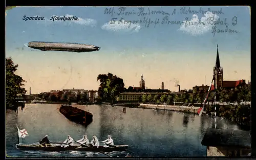 AK Berlin-Spandau, Luftschiff über der Spree, Ruderboot