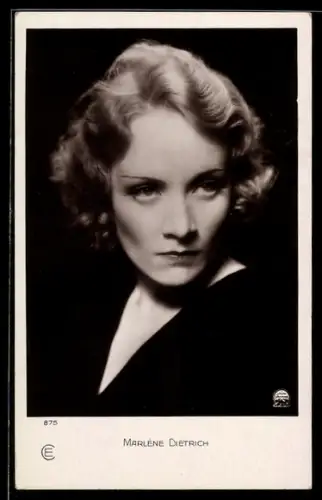 AK Schauspielerin Marlene Dietrich mit eisigem Blick