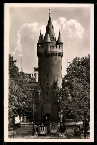 AK Frankfurt a. M., Strassenbahn vor dem Eschenheimer Turm