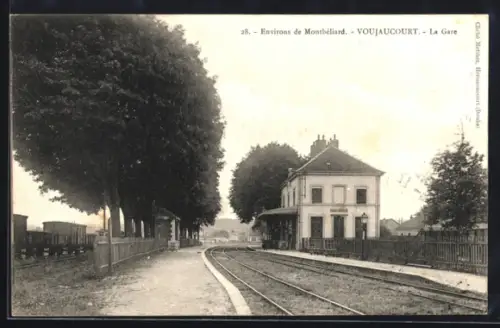 AK Voujeaucourt /Montbéliard, La Gare