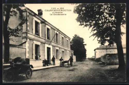 AK Champagne-Mouton /Charente, La Gendarmerie