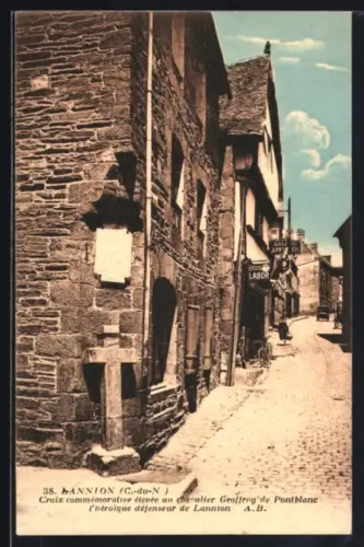 AK Lannion /C.-du-N., Croix commémorative élevée au chevalier Geoffroy de Pontblanc