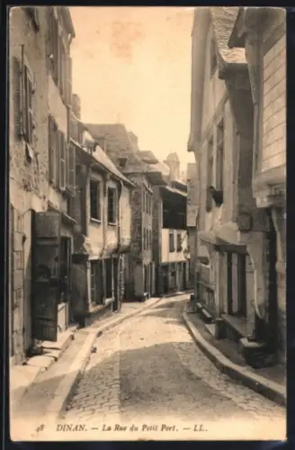 AK Dinan, La Rue de Petit Port