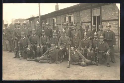 Foto-AK Frankfurt /Oder, Soldaten vom Leib-Grenadier-Regiment Nr. 8