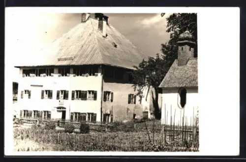 Foto-AK Eschenlohe, Ansicht der Kapelle Weghaus