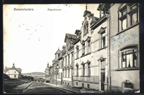 AK Kaiserslautern, Gebäudefront von Wohnhäusern in der Hilgardstrasse