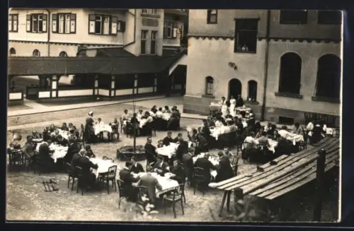 Foto-AK Calmbach, Kurhotel Charlottenhöhe mit Gästen an den Speisetischen