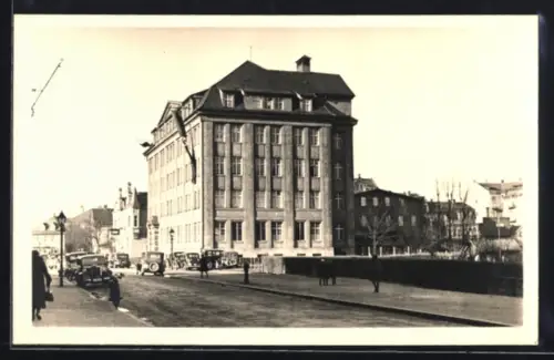 Foto-AK Erfurt, Strasse am Bahnhofsplatz, Haus Kossenhaschen