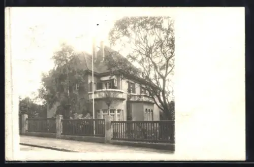 Foto-AK Dresden-Weisser Hirsch, Villa im Ort
