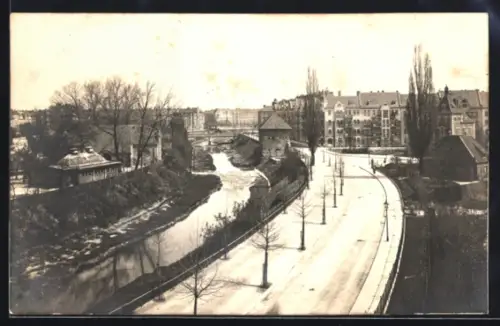 Foto-AK Erfurt, Strassenpartie Gera-Flutgraben am Nettelbeckufer