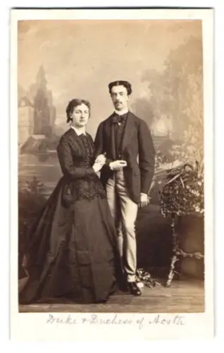 Fotografie unbekannter Fotograf und Ort, Amadeus I. von Spanien mit Frau Maria del Pozzo della Cisterna