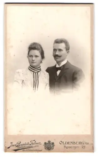 Fotografie Jean Baptiste Feilner, Oldenburg i. Gr., Rosenstr. 29, Portrait eines Paares 1903