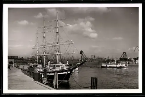 AK Hamburg, Segelschiff-Hotelschiff Seute Deern, Restaurantschiff im Hafen