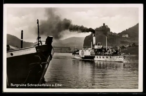 AK Schreckenstein a. Elbe, Raddampfer Diesbar vor der Burgruine Schreckenstein