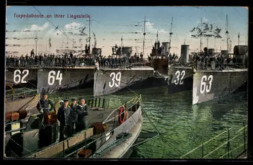 AK Torpedoboote 62, 64, 39, 32, 63 an ihrer Liegestelle, Kriegsschiff