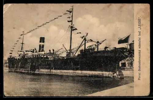 AK Handelsschiff Legie liegt im Hafen am Pier