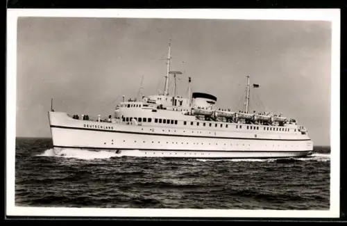 AK Bundesbahn-Hochsee-Fährschiff Deutschland auf See