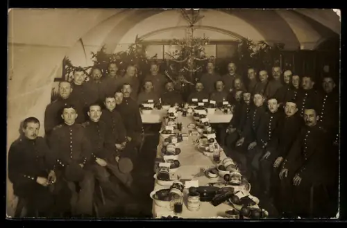 AK Infanterie-Soldaten beim Weihnachtsfest 1. Weltkrieg
