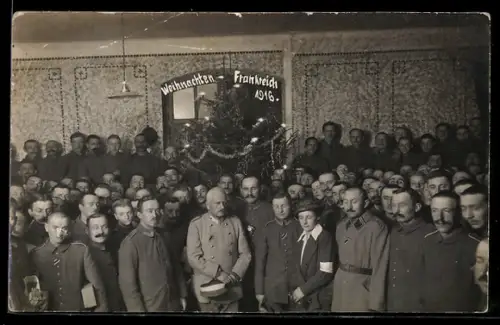Foto-AK Offiziere und Mannschaften beimn Weihnachtsfest im besetzten Frankreich 1916