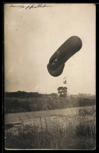 Foto-AK Fesselballon des Heeres mit Beobachter im Korb