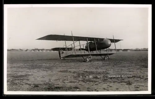 AK Französisches Farman-Flugzeug auf Flugfeld