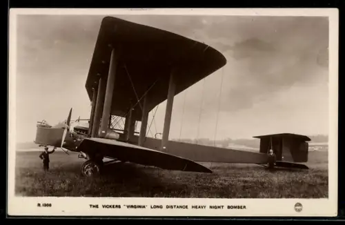 AK The Vickers Virginia long distance heavy night bomber