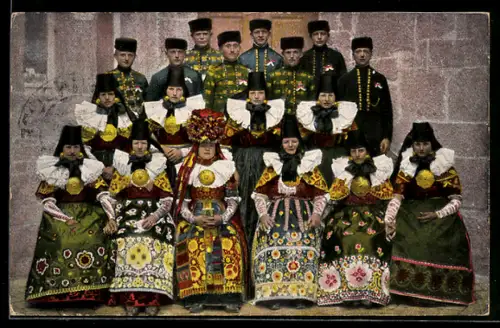 AK Frauen und Männer in Schaumburg-Lippischer Landestracht