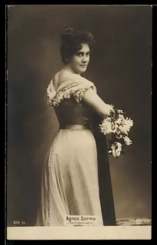 AK Schauspielerin Agnes Sorma in Zwillingsschwestern
