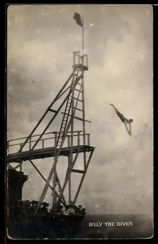 AK Billy the Diver springt vom Turm ins Wasser