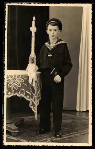 Foto-AK Kind im Matrosenanzug, Kinder Kriegspropaganda