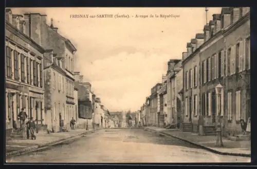 AK Fresnay-sur-Sarthe, Avenue de la République