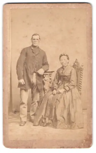 Fotografie J. Wittmack, Itzehoe, Gr. Paschburg Nr. 77, Porträt eines Paares