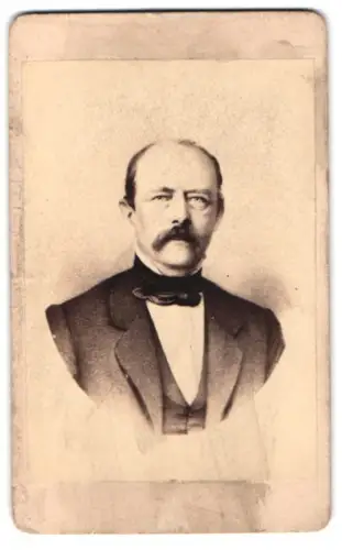 Fotografie unbekannter Fotograf und Ort, Porträt Otto von Bismarck, erster deutscher Reichskanzler