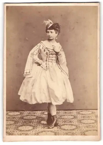 Fotografie F. Fridrich, Prag, Opernsängerin Frl. Rehwald 1868