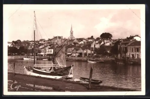 AK Pornic, Un coin du port et la ville