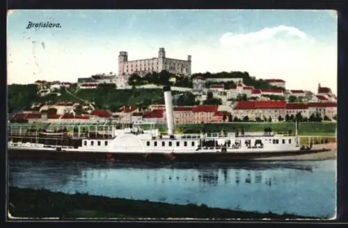AK Bratislava, Ortsansicht mit Dampfer und Burg