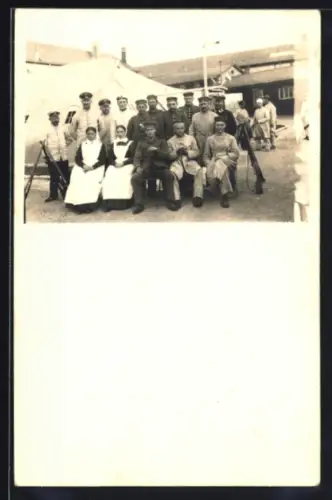 Foto-AK Chauny, Soldaten in Uniform