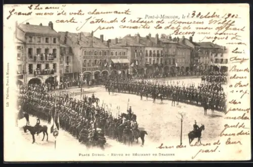 AK Pont-à Mousson, Place Duroc, Revue du Régiment de Dragons