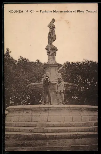 AK Nouméa /N.-C., Fontaine Monumentale et Place Courbet