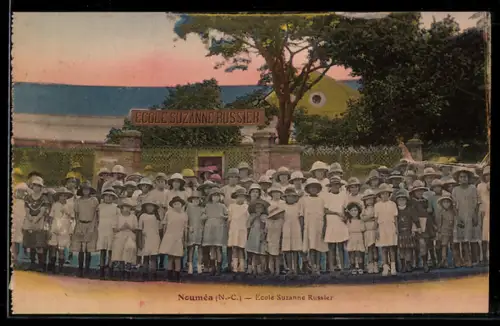 AK Nouméa /N.-C., Ecole Suzanne Russier