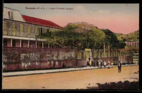 AK Nouméa /N.-C., L`école Frédéric Surleau