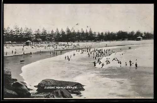 AK Manly, Beach on a Sunday