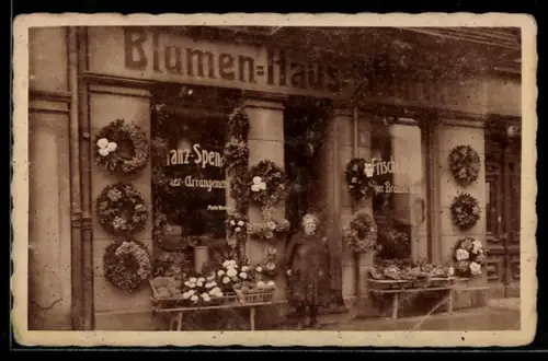 Foto-AK Berlin-Neukölln, Blumenhaus Marta Wentzke, Hertzbergstrasse 27