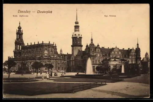 AK Dresden, Theaterplatz, Kath. Hofkirche, Kgl. Schloss