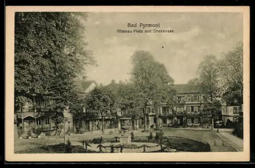 AK Bad Pyrmont, Altenau-Platz mit Drakevase